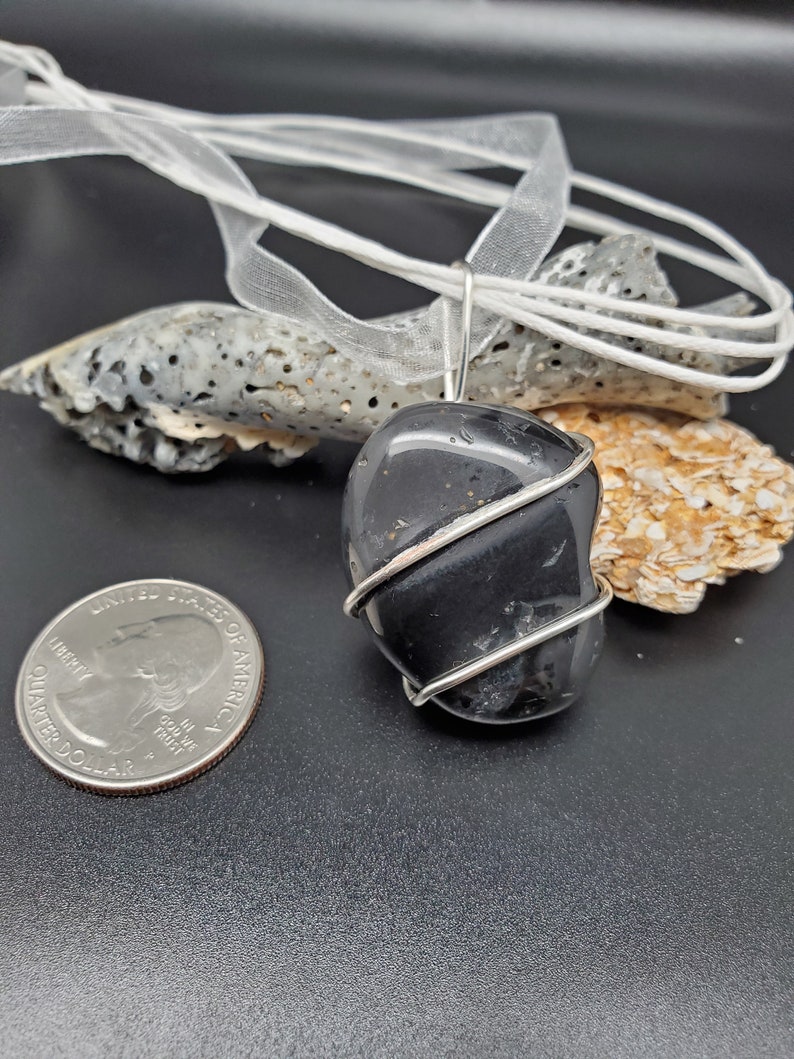 Natural Black Onyx Simplicity Line Jewelry Simple Gemstone Pendant Wire-wrapped Black Onyx Pendant