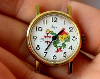 Vintage LUCH Mechanical Watch: 15 Jewels, Made in Belarus