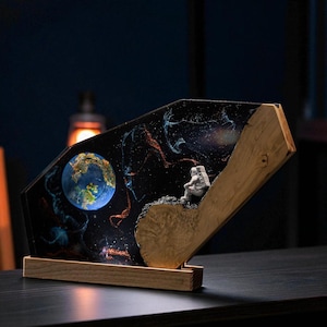 Astronaut Galaxy Epoxy Resin Lamp - Space Night Lights, Night Sky Lamp, Galaxy Gift for Home, Back to school gift, Astronaut lover Dream