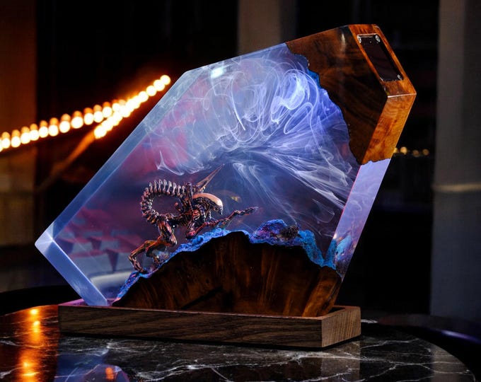 Alien Egg Lamp, Alien Resin Lamp, Custom Sci-Fi Lamp, Epoxy Night Light, Horror Desk Lamp, Handmade Gift for Gamer Fans, Christmas Gift