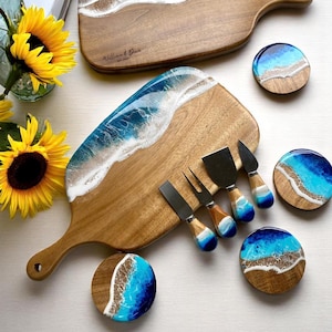 Personalized Mother&#39;s Day Gift, Custom Resin Epoxy Cutting Board, Grandmom Gifts, Mom Gift Idea, Mother in Law Gifts, Ocean Serving Board