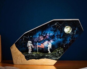 Movie Fan Space ship statue resin night light, Star Wars X-Wing Diorama Light X-wing Starfighter, Millennium Falcon lamp  Christmas Gift