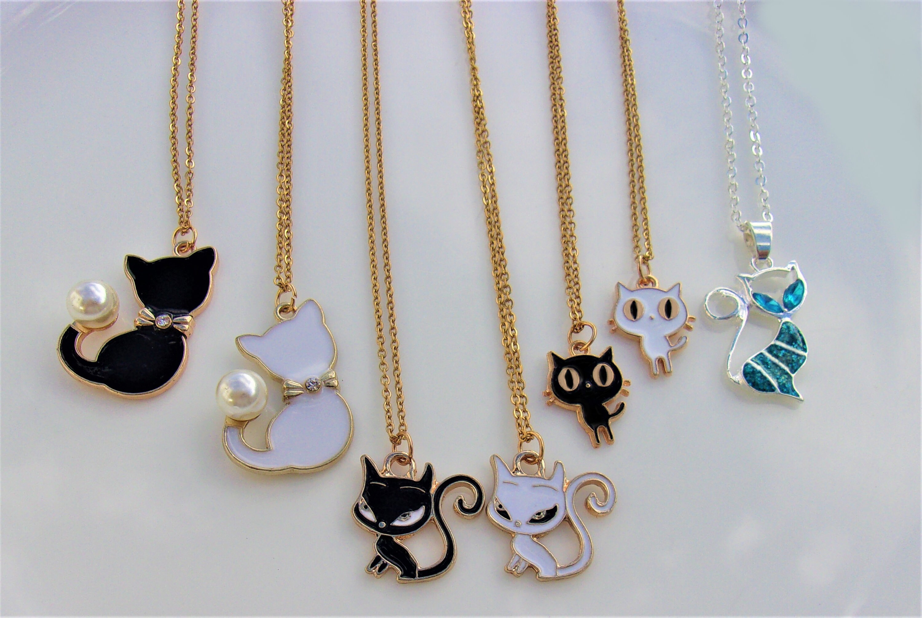 www. - Cute Cat Pendant Necklace*