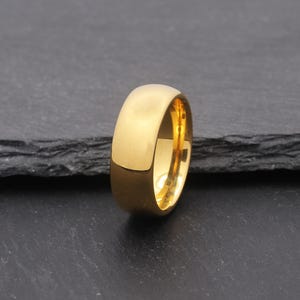 Gouden wolfraamring heren – gepolijste court-trouwring 8 mm
