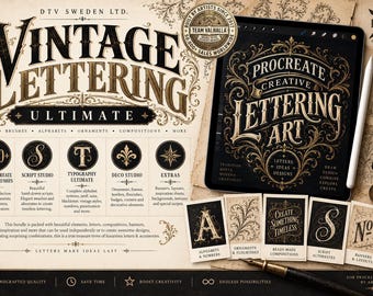 Puede incluir: Un paquete de diseño digital titulado Vintage Lettering Ultimate que incluye más de 1400 sellos y pinceles para Procreate. La presentación incluye una tableta con arte tipográfico ornamentado, un lápiz óptico, un tintero y tarjetas impresas con tipografía decorativa, adornos y elementos de escritura en tonos negro, dorado y crema.