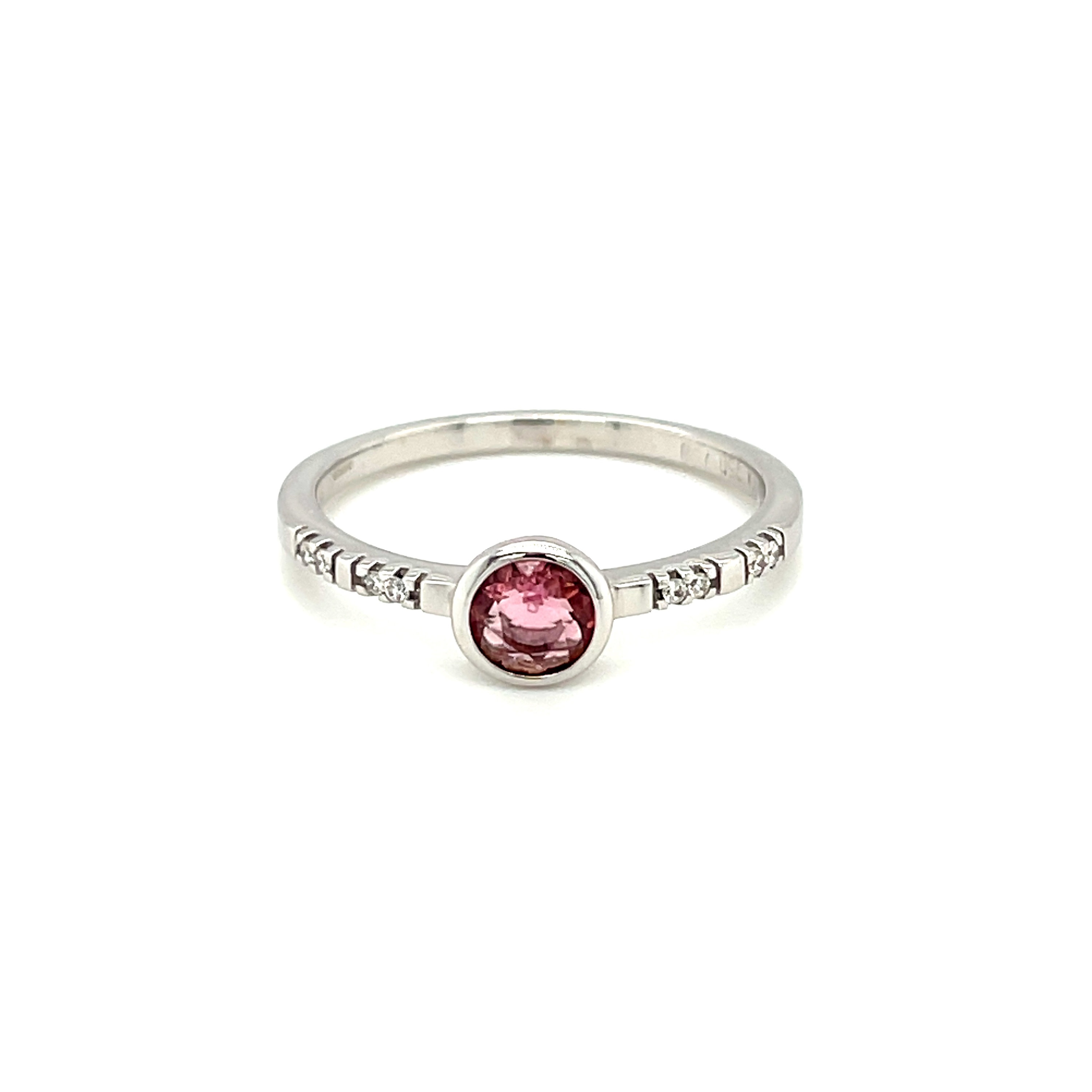 Pre owned 18ct White Gold Pink Sapphire Solitaire Rub over Ring