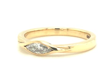 9ct Yellow & White Gold 0.20ct Fancy Band size N UK Hallmarked 9ct Yellow & White Gold 0.20ct Fancy Band size N UK Hallmarked