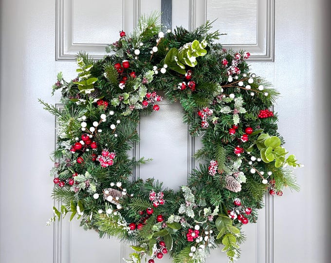 Elegant Christmas Wreath: Red Berries, Pinecones, Eucalyptus, Holly