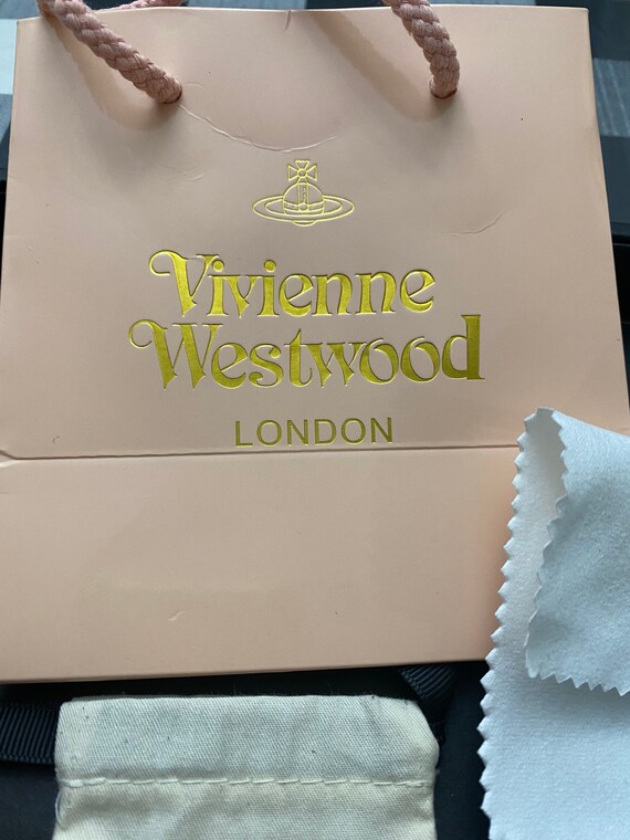 15 Mm Pearl New In Box Vivienne Westwood Silver Pearl Orb Etsy 15 Mm Pearl New In Box Vivienne Westwood Silver Pearl Orb Etsy