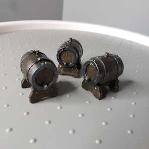 Gemaltes DnD Fass Miniatur Set von drei