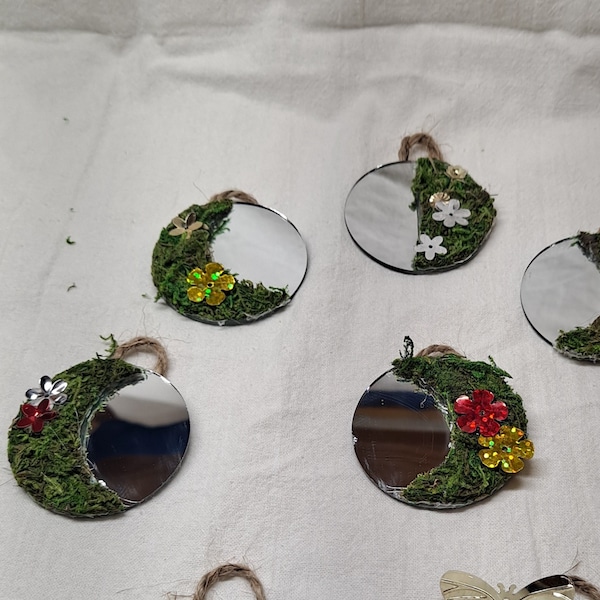 Cottagecore Mirrors | Hedge Witch Decorations | Moss and Flower Mirrors