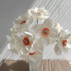Regalo di fiori di carta per il primo anniversario, fiori di carta crespa, fiori bianchi per vaso, fiori per interni, fiori artificiali, decorazioni per addio al nubilato