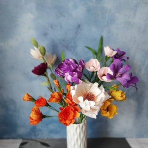 Bouquet di fiori di carta luminosi, bouquet misto artificiale per anniversario, fiori di carta crespa per decorare la casa, regalo di fiori di carta per inaugurazione della casa