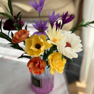 Bouquet di fiori di carta crespa, regalo di compleanno, fiori artificiali luminosi, regalo per lei, regalo di ringraziamento, regalo per il primo anniversario, regalo per la casa