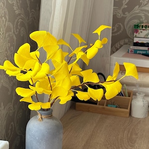 Decorazione decorativa con pianta di ginkgo biloba, bouquet di foglie gialle, decorazione unica artificiale per la casa, decorazione botanica con foglie di carta