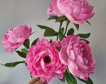 Handgemaakt roze crêpepapier pioenrozenboeket, kunstbloemen voor woonkamerdecoratie