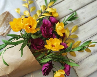 Composition florale en papier, bouquet en papier crêpe, cadeau de fleurs d'anniversaire, bouquet de fleurs jaune/bordeaux, cadeau d'anniversaire, cadeau de remerciement