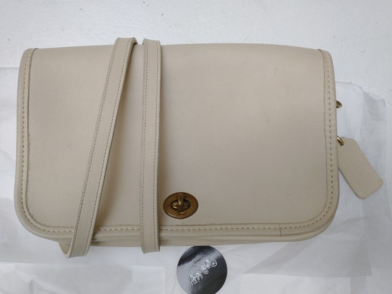 Vintage Bone White Coach Penny Pocket purse #3834 - image 4