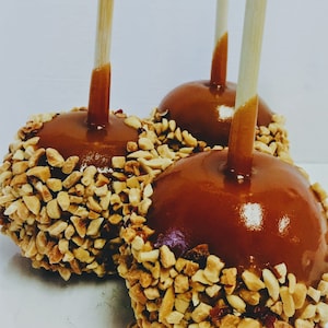 Gourmet Caramel Peanut Apples