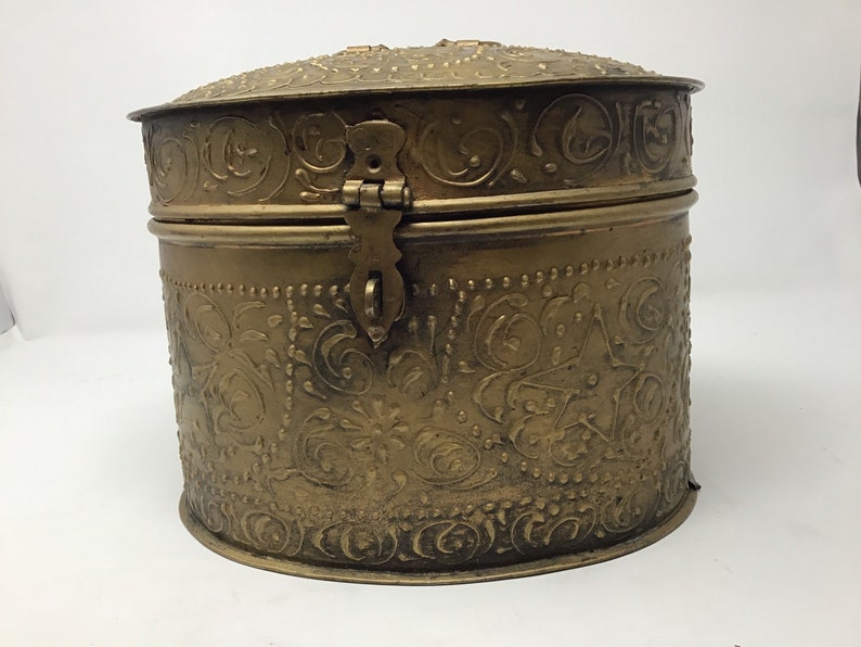 Vintage Tarnished Gold Metal Box With Latch That Closes and Etsy
