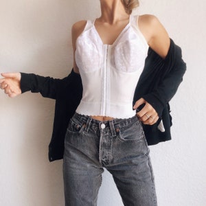 Chic Vintage Bullet Bra Corsett