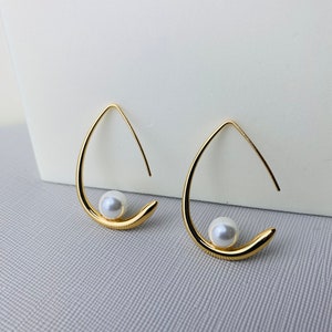 18K Gold Teardrop Pearl Hoop Earrings, Mother's day gift, Waterdrop Earrings, Large Oval Earrings, Minimalist Earring, Geometric Earrings