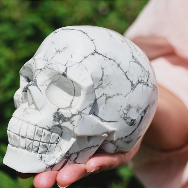 4" Natural Howlite Carved Skull,Quartz Crystal Skull,Reiki Healing，Home Decor,Crystal Collect,Crystal Gifts 1PC