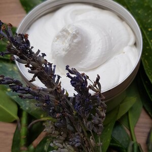 Mantequilla corporal batida de lavanda / mantequilla corporal natural / manteca de karité / cuidado natural de la piel / cuidado natural del cabello / mantequilla corporal hecha a mano