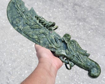 龍の彫刻が施された翡翠（玉）製の剣の置物 巨大な緑の翡翠の剣 - Etsy 日本