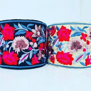 Embroidered Ribbon Sari Fabric Trim-Table Runner-Saree Border Indian Lace Trim By The Yard, Art Quilt fabric trim Sari Border Silk Fabric