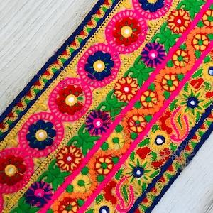 Floral-Design Crafting Sari Border Decorative Embroidered Saree Costume Embroidery Trimming tape Sewing, Pouch Ribbon Lace Trim FabStitchIN