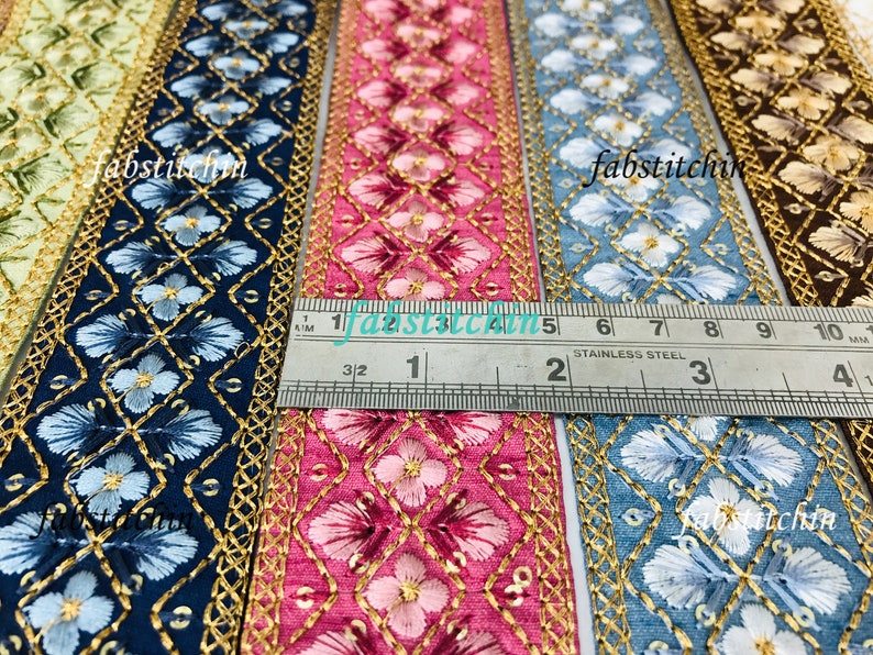 9 Yards Indian embroidered Ribbon Sari Fabric Lace Trim, Table Runner-Art Quilt fabric trim-Silk Sari Border Trim-Silk Fabric Trim zdjęcie 3