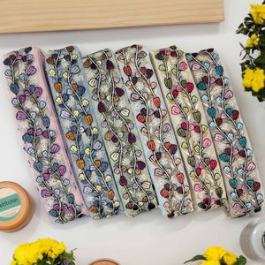 Saree Border Floral Tape Trim Sari Fabric Trim Saree Embroidered Ribbon Saree Lace from India for boho junk journals, Table Runner, Dress