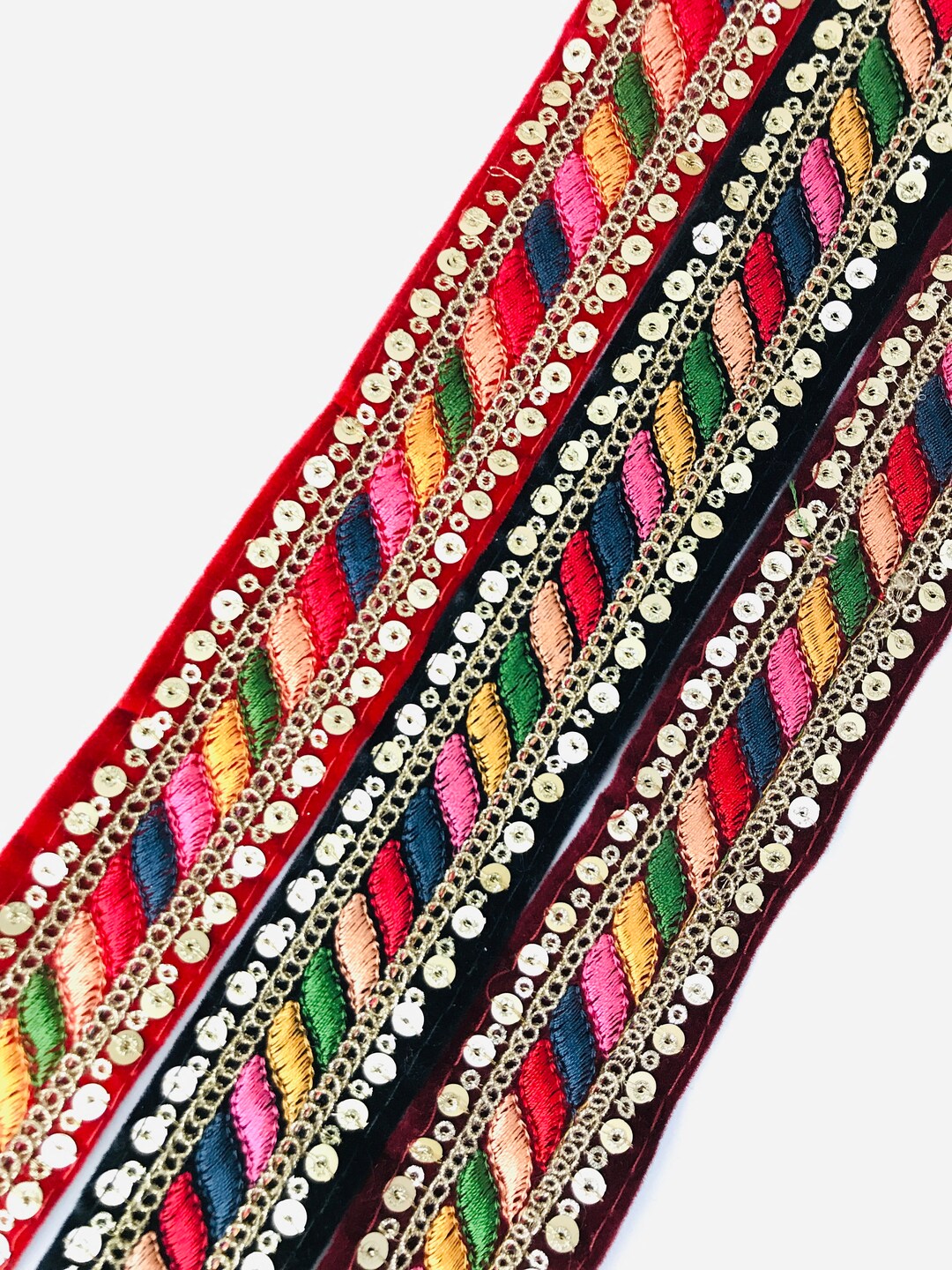 Beautiful Thread Work Trims Embellishment Tape Indian Embroidered Saree ...