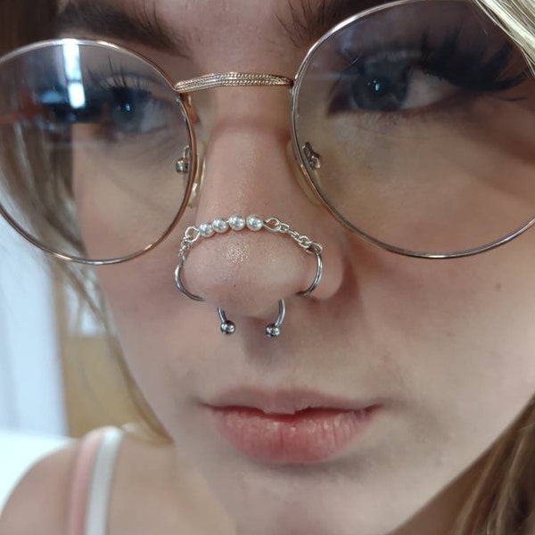 Nose Chain with Centered Crystal Pearls