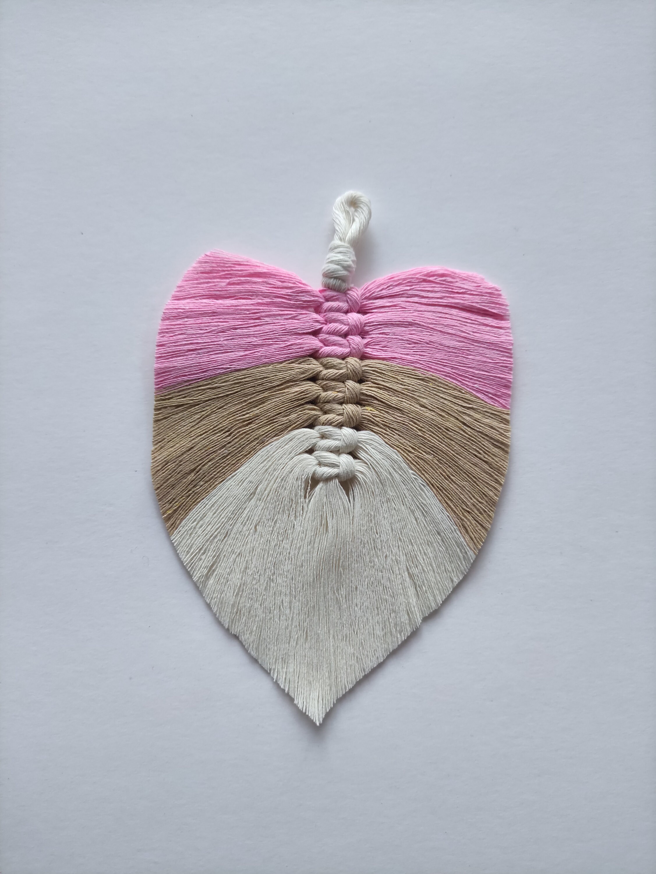 Petite Suspension Murale Feuille Macramé