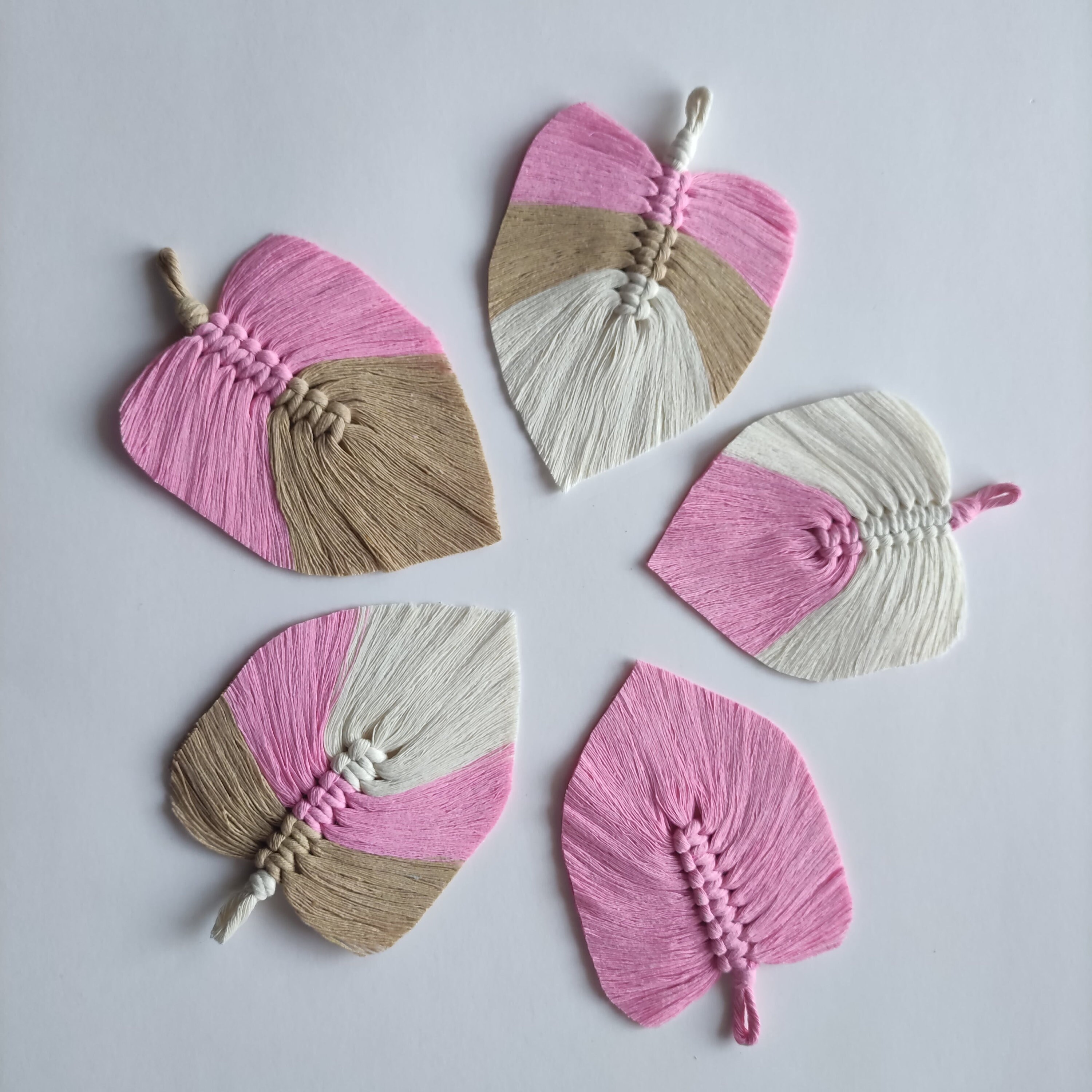 Petite Suspension Feuille Macramé