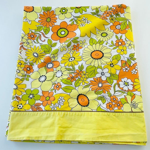 Vintage 70s bedding, twin size flat sheet, pair of pillowcases, 70s flower power bedding, crazy daisies, yellow and orange flowers