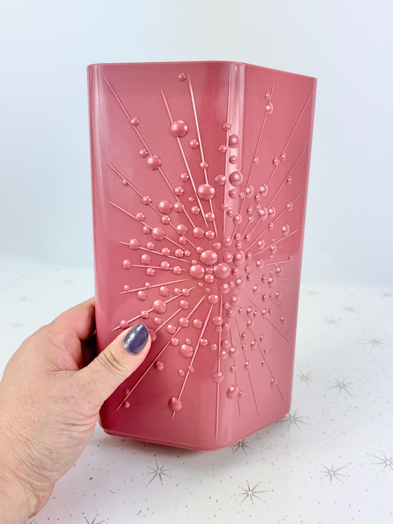 Vintage 1980s plastic vase, rose pink, faux bubbles starburst pattern on both sides, unmarked, feminine bathroom bedroom decor, 8.75 tall