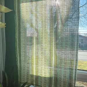 Vintage 70s net curtain, short mesh olive, lime and avocado green panel, 1970s sheer window treatment, boho decor, 40" wide x 61" long