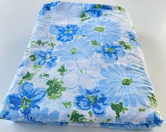 Vintage 70s fitted sheet, floral bed sheet, 1970s twin size bed, blue floral bedding, Dan River made in USA retro bedroom decor