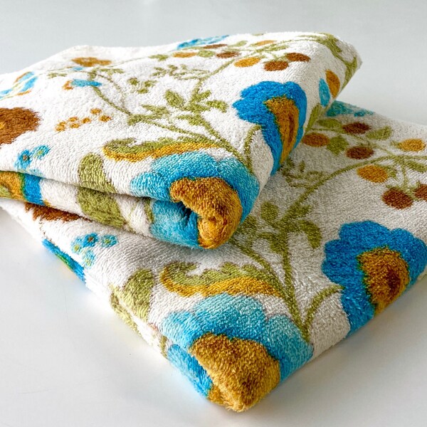 serviette de bain vintage, imprimé fleurs orange et bleu, serviette florale des années 60, décoration de salle de bain des années 60, 2 disponibles, le prix est pour chaque