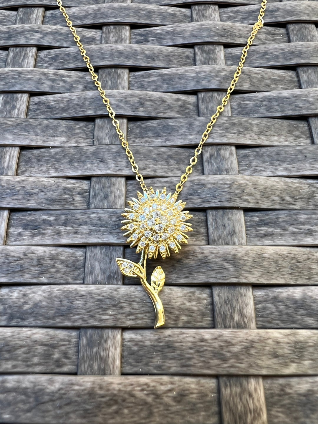 Spinning Gold Sunflower Necklace type 2, Gold Sunflower Spinner
