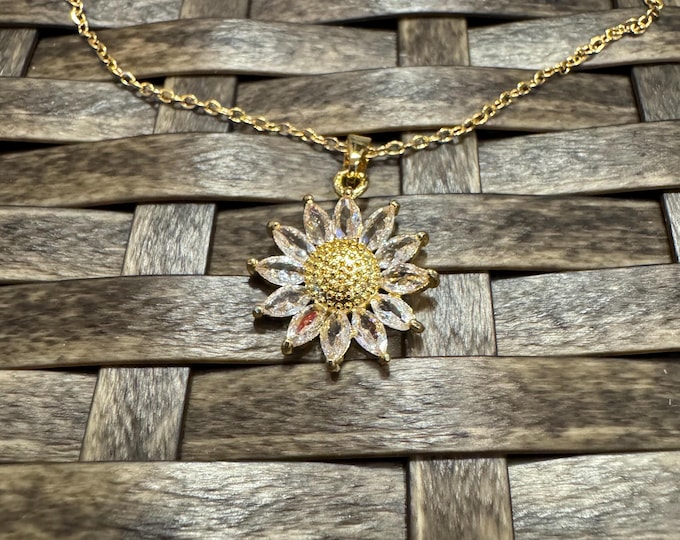 Dainty Minimalist Gold Sunflower Necklace, Flower Charm, Sunflower Pendant, Gift for Women, Girls