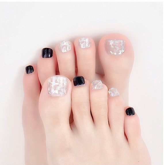 Quick Black & White Toenail Art Design | Abstract Pedicure ♥ | Toenail art  designs, Toe nail art, Acrylic toes