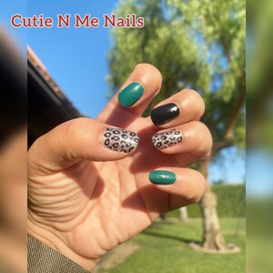 Chic Leopard/ 100% Nail Polish Wraps/ Nail Strips