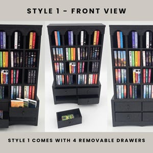 Puede incluir: Tres estanter&iacute;as negras en miniatura con la parte superior arqueada, cada una llena de libros coloridos. El texto "STYLE 1 - FRONT VIEW" est&aacute; en la parte superior. El texto "STYLE 1 COMES WITH 4 REMOVABLE DRAWERS" est&aacute; en la parte inferior. Cada estanter&iacute;a tiene cajones.