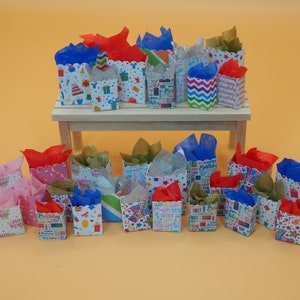 Miniature Gift Bags | Miniature Bag | Birthday Miniatures | Miniatures | Dollhouse Miniatures | Miniature Birthday Gift Bags 1:12 Scale