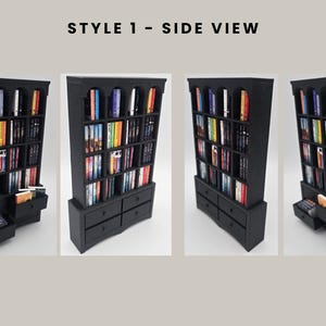 Puede incluir: Una estanter&iacute;a negra con m&uacute;ltiples estantes y cajones, llena de libros de varios colores. La estanter&iacute;a tiene una parte superior arqueada y est&aacute; etiquetada como "STYLE 1 - SIDE VIEW". Algunos cajones est&aacute;n abiertos, revelando m&aacute;s libros.