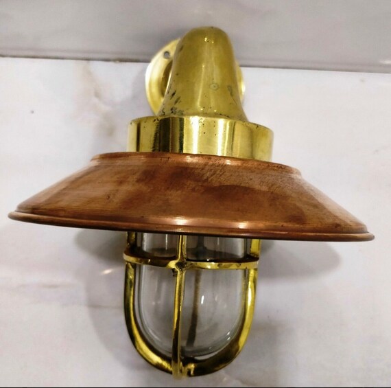 NAUTICAL VINTAGE STYLE BULKHEAD ALLEY WAY 90° BRASS NEW LIGHT WITH SHADE  1 PCS 